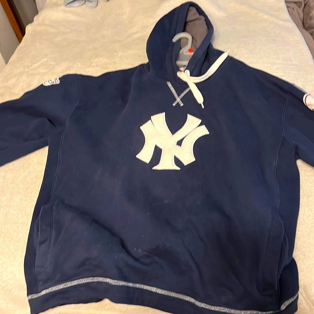 Official MLB Yankee Hoodie Large